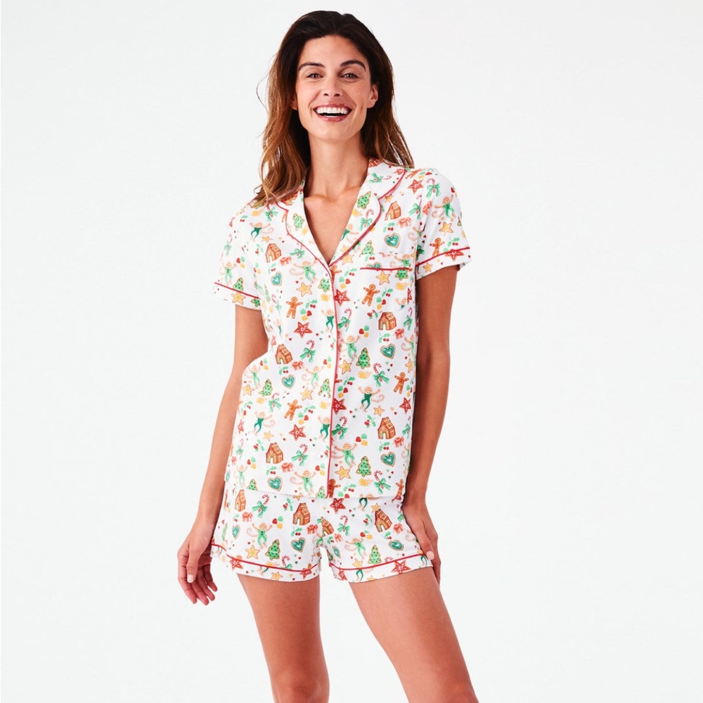NWT - Roller Rabbit gingerbread party polo pajamas - size medium. In package!